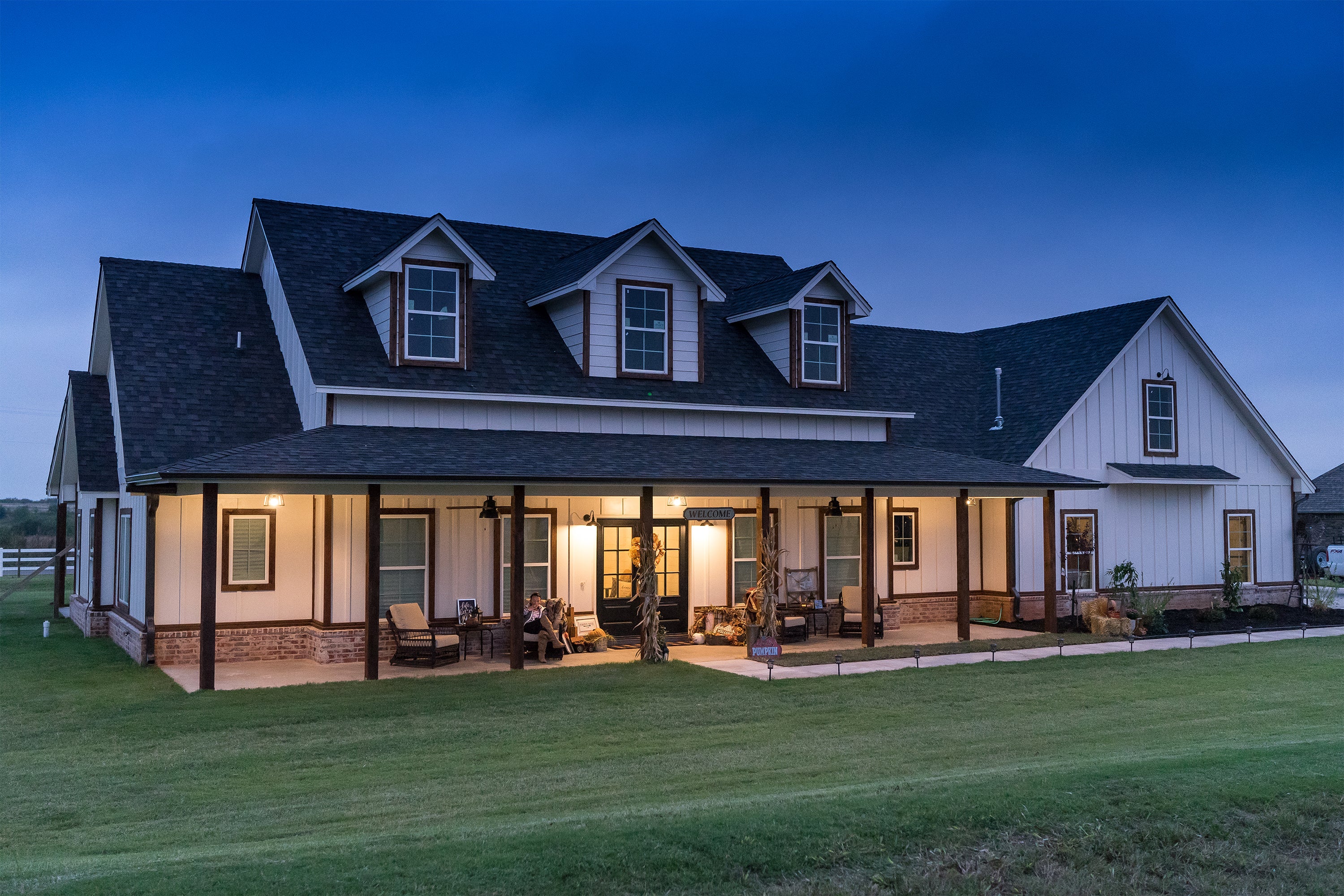PLAN 2429 (4/3/2 2,416 SF)