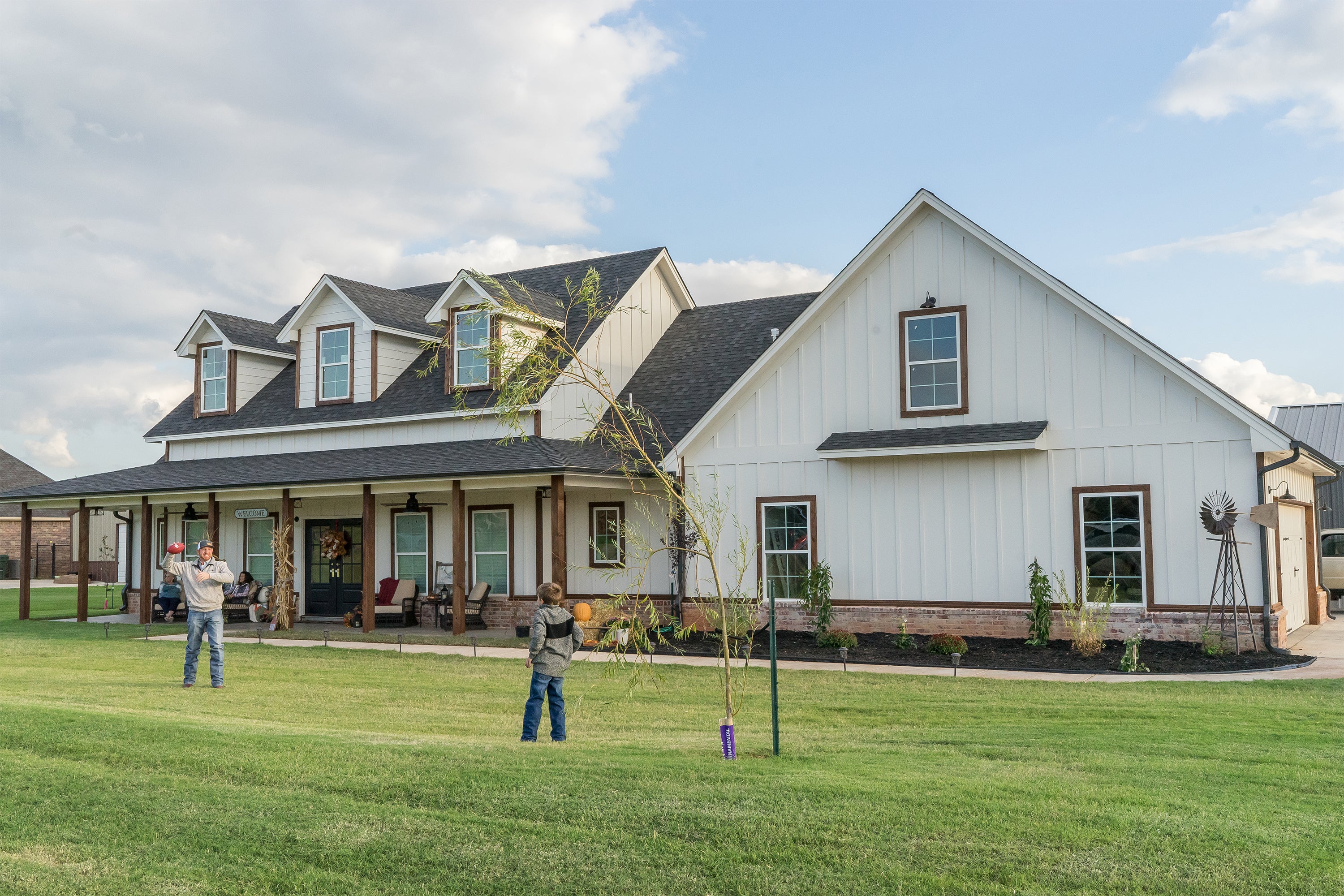 PLAN 2429 (4/3/2 2,416 SF)